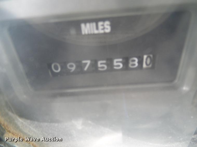 image for item DB2117 1998 International 2554 vacuum truck