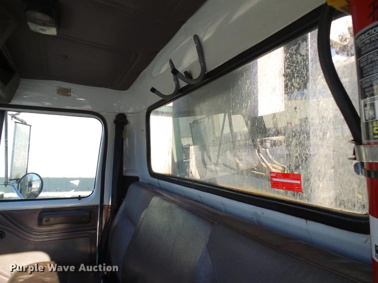 image for item DB2117 1998 International 2554 vacuum truck