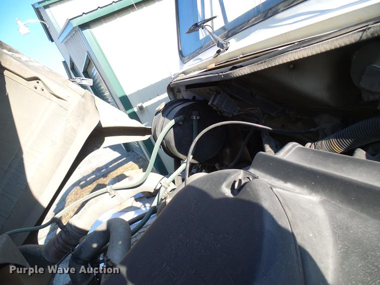 image for item DB2117 1998 International 2554 vacuum truck