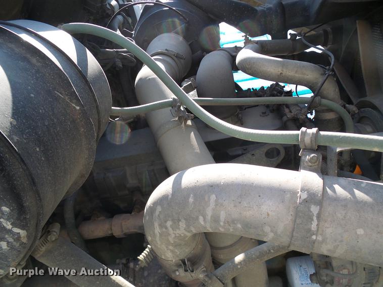 image for item DB2117 1998 International 2554 vacuum truck