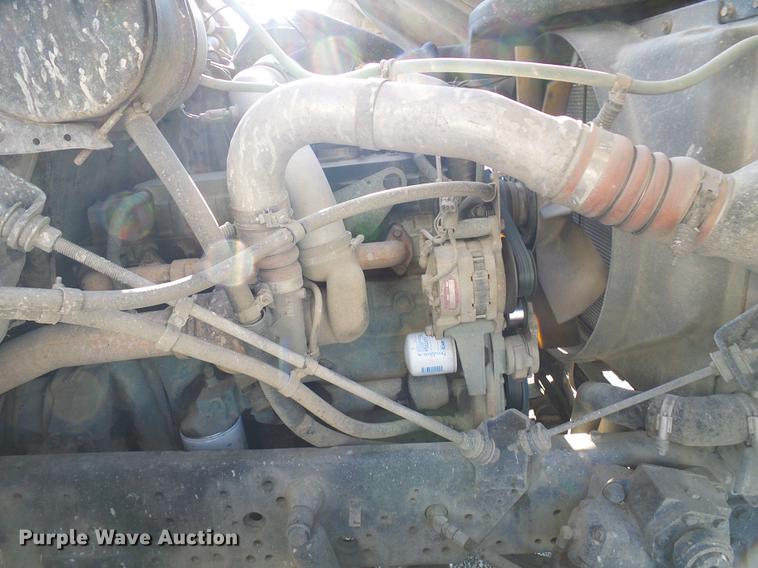 image for item DB2117 1998 International 2554 vacuum truck