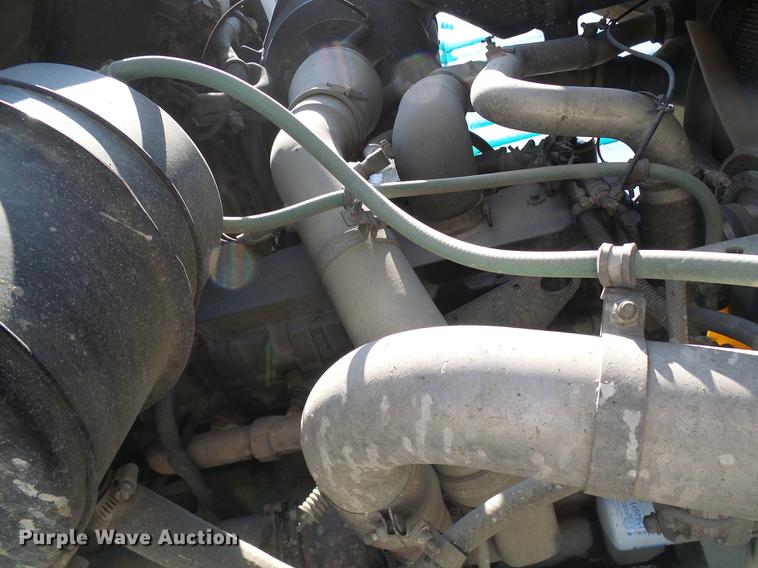 image for item DB2117 1998 International 2554 vacuum truck