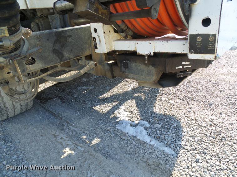 image for item DB2117 1998 International 2554 vacuum truck