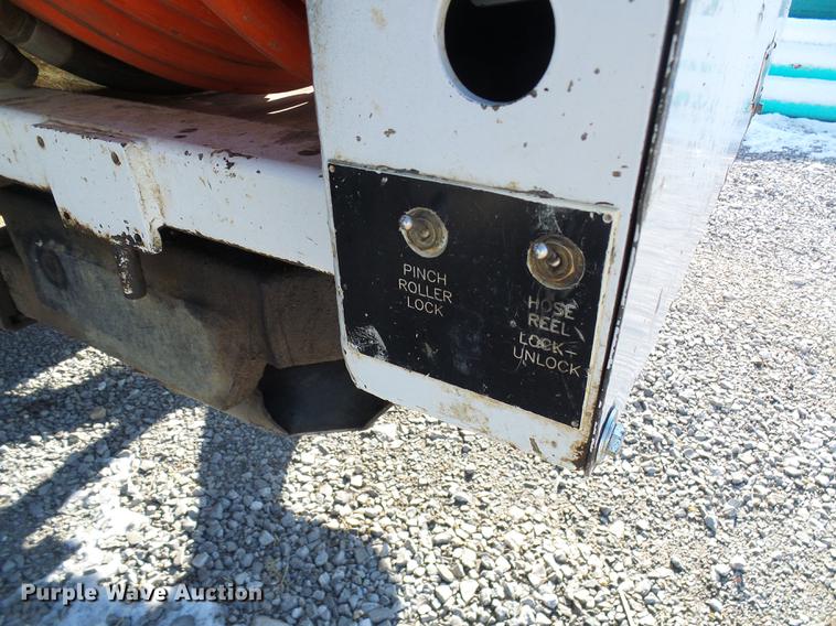 image for item DB2117 1998 International 2554 vacuum truck