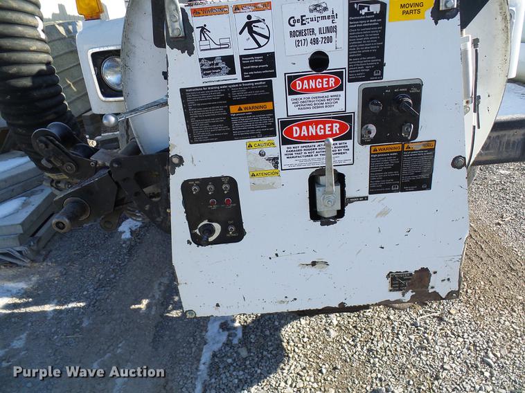 image for item DB2117 1998 International 2554 vacuum truck