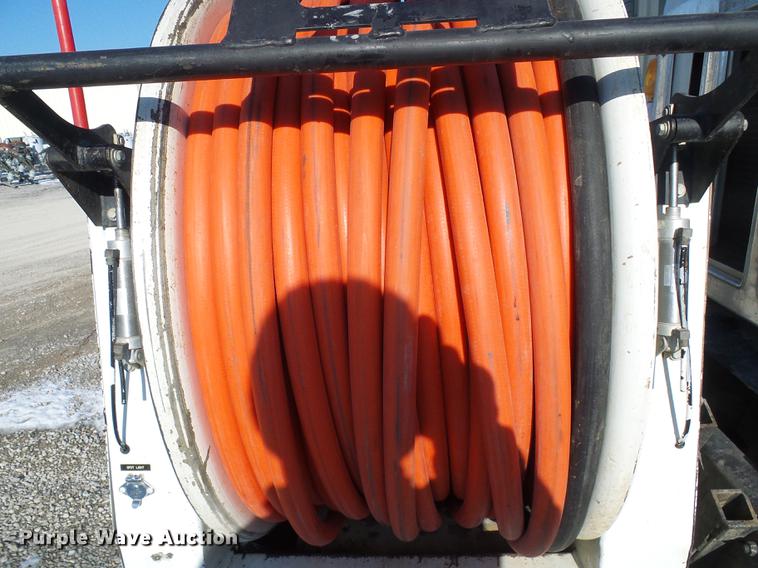 image for item DB2117 1998 International 2554 vacuum truck