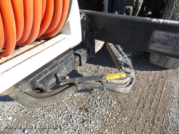 image for item DB2117 1998 International 2554 vacuum truck