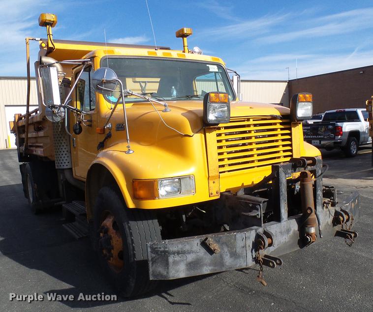 image for item DB2118 2002 International 4900 dump truck
