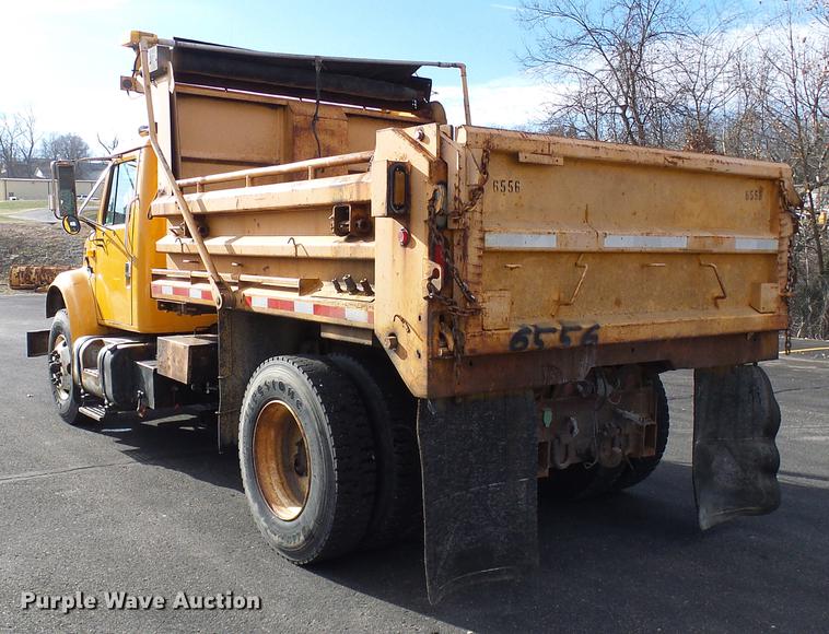 image for item DB2118 2002 International 4900 dump truck