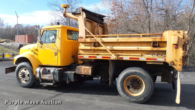 image for item DB2118 2002 International 4900 dump truck