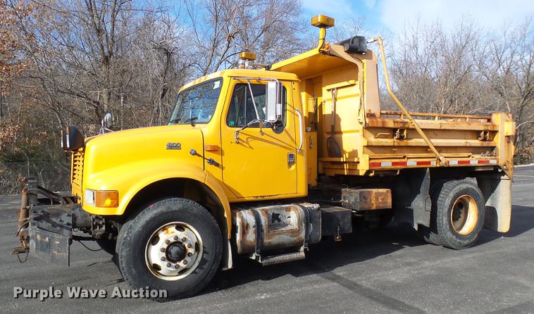 image for item DB2118 2002 International 4900 dump truck