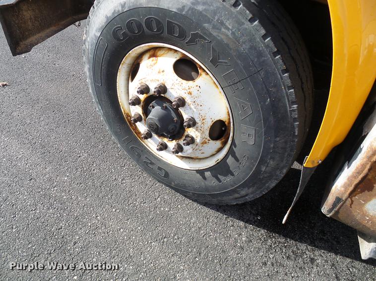 image for item DB2118 2002 International 4900 dump truck