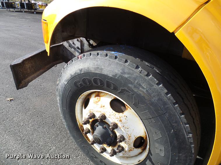 image for item DB2118 2002 International 4900 dump truck