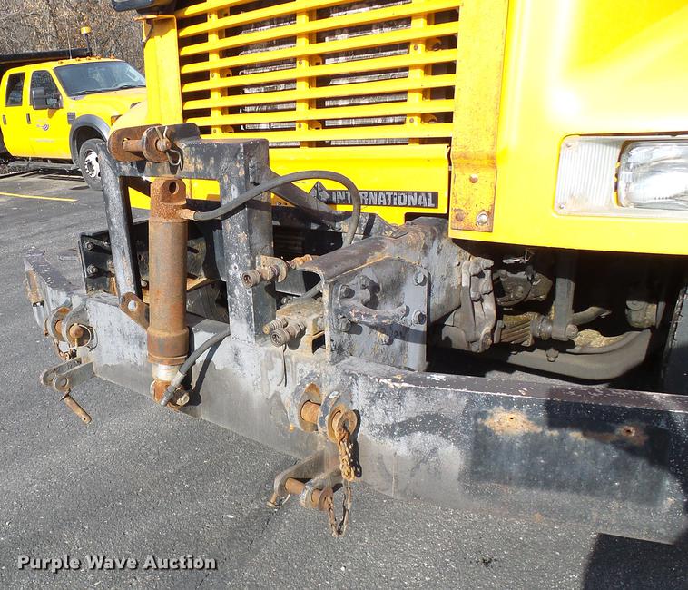 image for item DB2118 2002 International 4900 dump truck