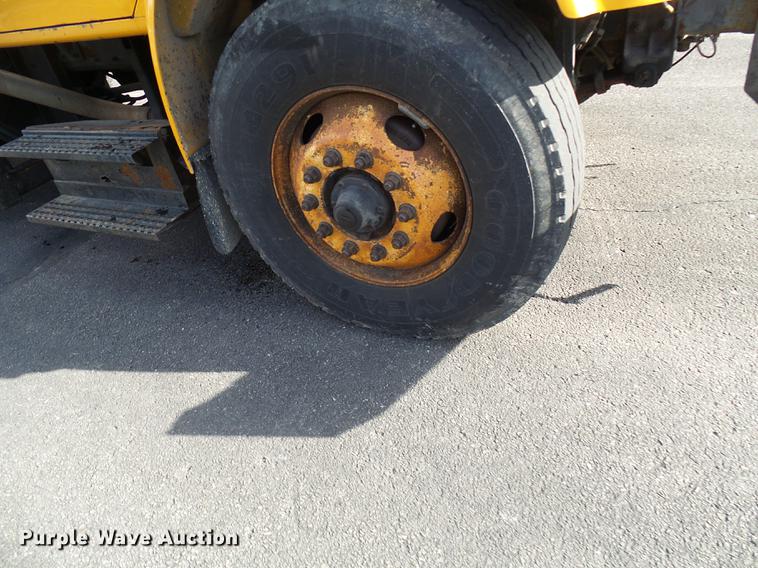 image for item DB2118 2002 International 4900 dump truck