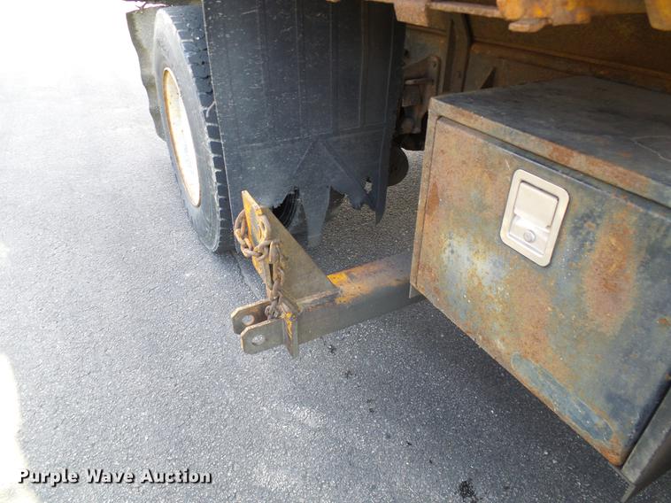 image for item DB2118 2002 International 4900 dump truck