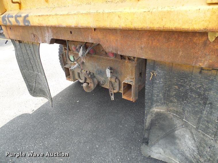 image for item DB2118 2002 International 4900 dump truck