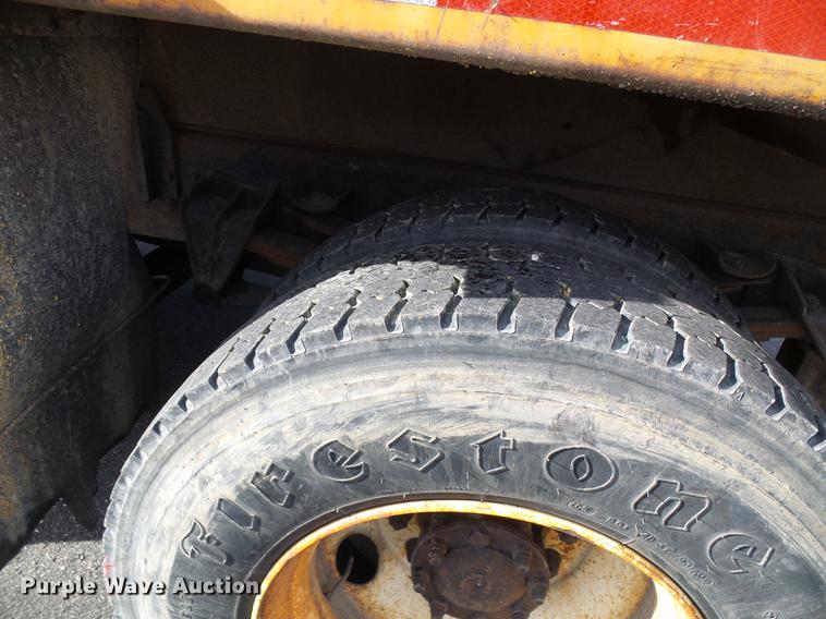 image for item DB2118 2002 International 4900 dump truck