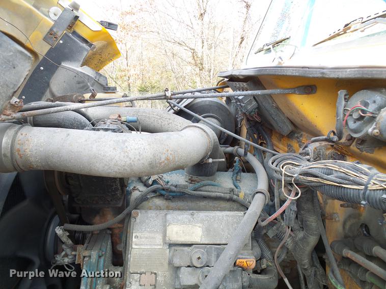 image for item DB2118 2002 International 4900 dump truck