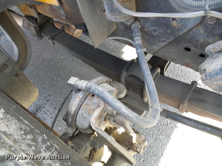 image for item DB2118 2002 International 4900 dump truck