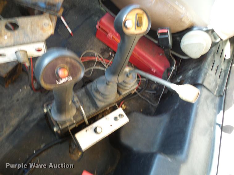 image for item DB2118 2002 International 4900 dump truck