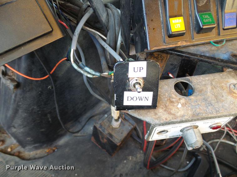 image for item DB2118 2002 International 4900 dump truck