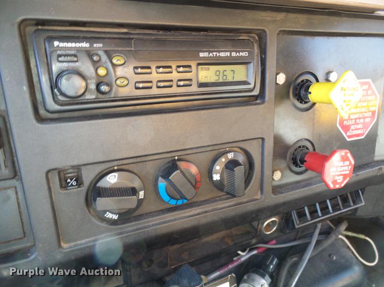 image for item DB2118 2002 International 4900 dump truck