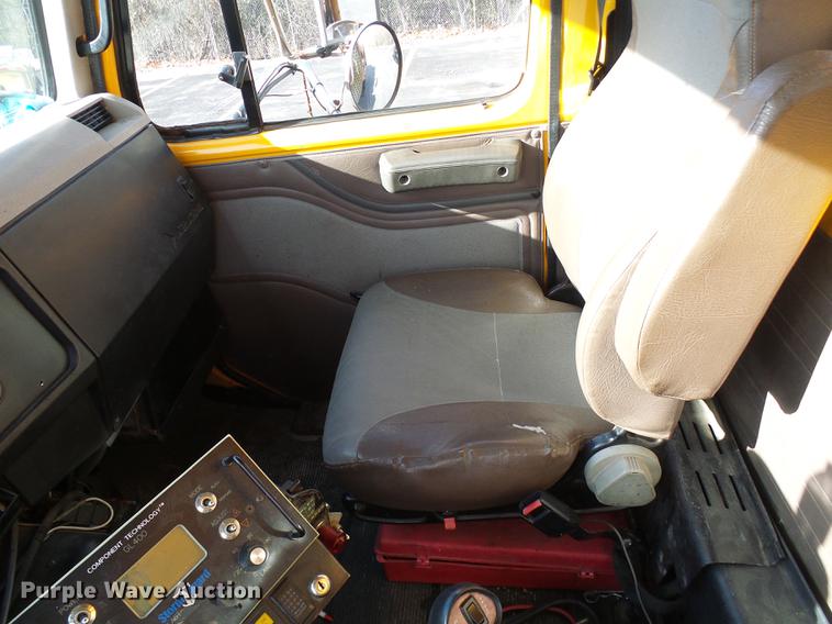 image for item DB2118 2002 International 4900 dump truck