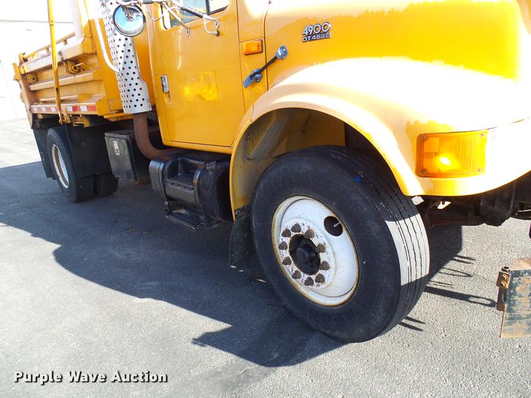 image for item DB2119 2000 International 4900 dump truck