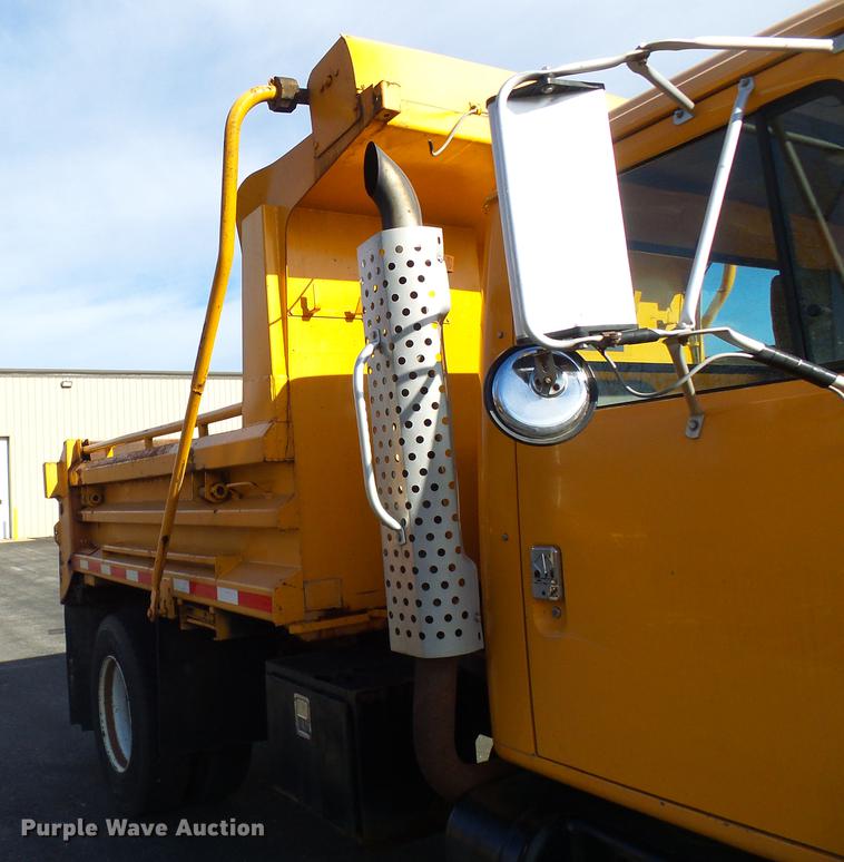 image for item DB2119 2000 International 4900 dump truck