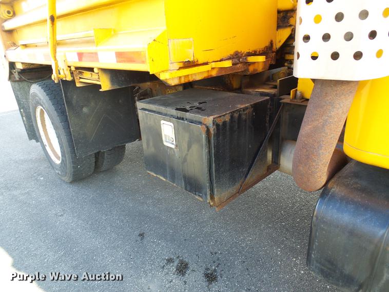 image for item DB2119 2000 International 4900 dump truck