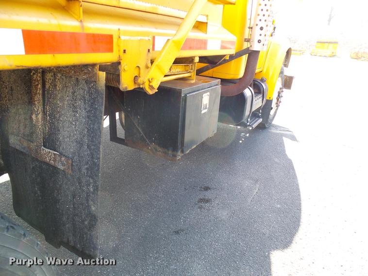 image for item DB2119 2000 International 4900 dump truck