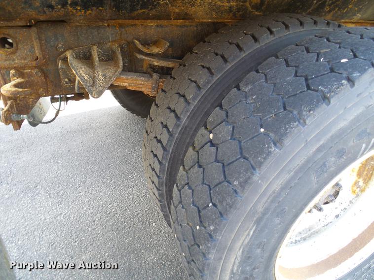 image for item DB2119 2000 International 4900 dump truck