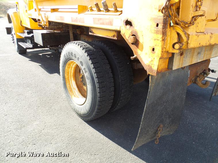 image for item DB2119 2000 International 4900 dump truck