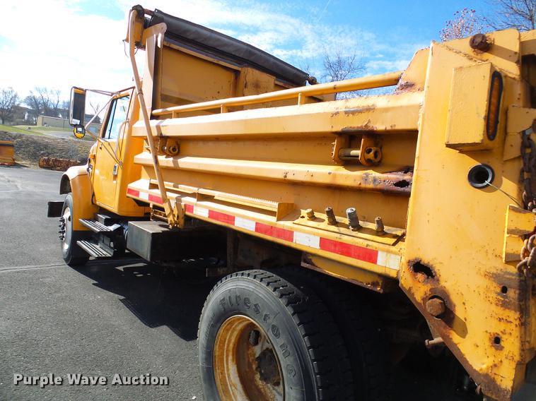 image for item DB2119 2000 International 4900 dump truck