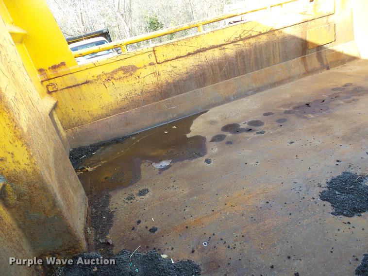 image for item DB2119 2000 International 4900 dump truck