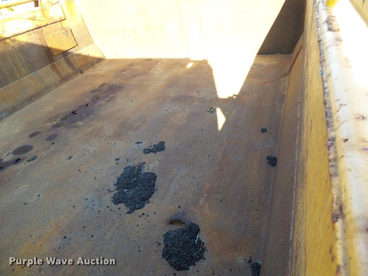 image for item DB2119 2000 International 4900 dump truck