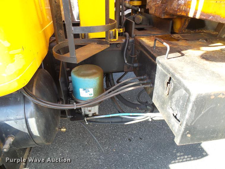 image for item DB2119 2000 International 4900 dump truck