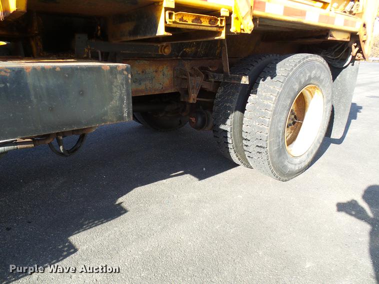 image for item DB2119 2000 International 4900 dump truck