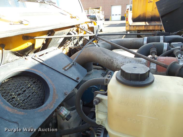 image for item DB2119 2000 International 4900 dump truck