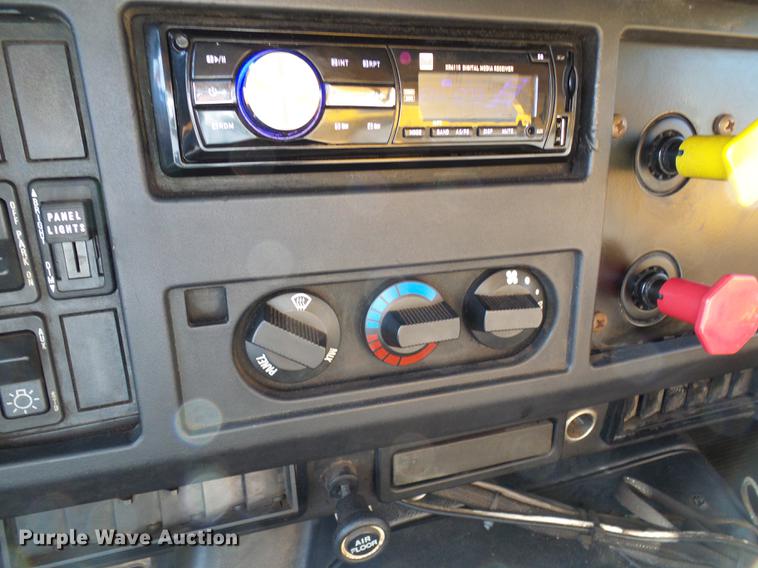 image for item DB2119 2000 International 4900 dump truck