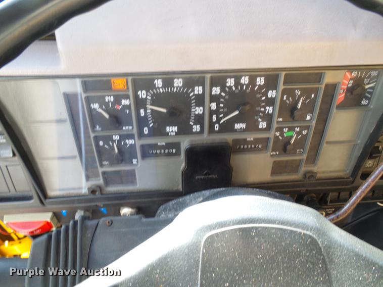 image for item DB2119 2000 International 4900 dump truck