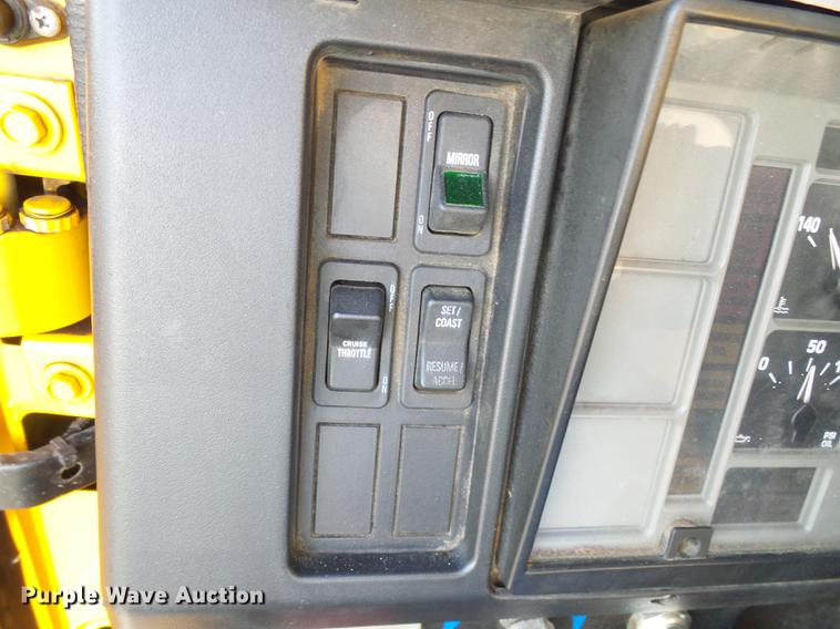 image for item DB2119 2000 International 4900 dump truck