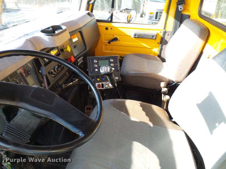 image for item DB2119 2000 International 4900 dump truck