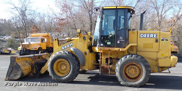 image for item DB2120 2003 John Deere 444H wheel loader