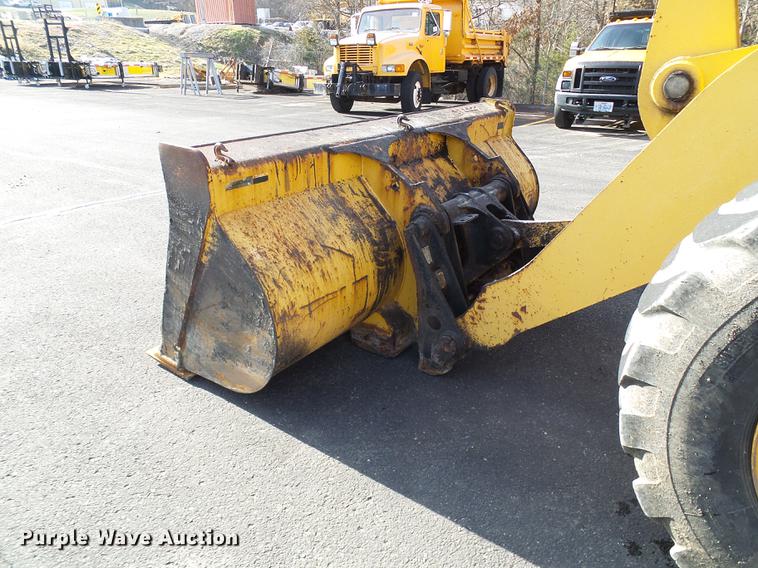 image for item DB2120 2003 John Deere 444H wheel loader