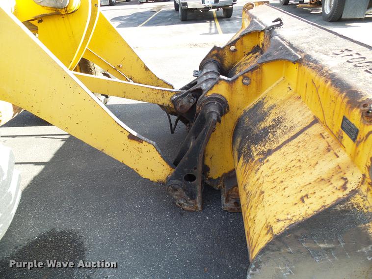 image for item DB2120 2003 John Deere 444H wheel loader