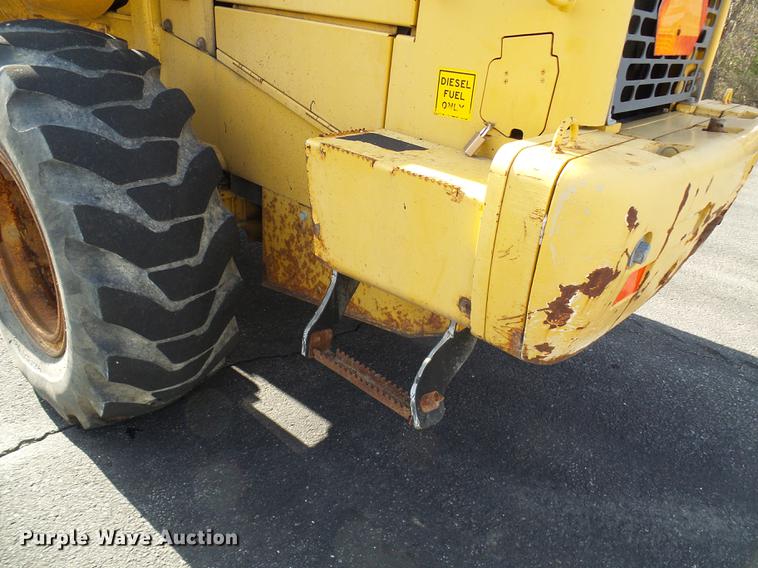 image for item DB2120 2003 John Deere 444H wheel loader
