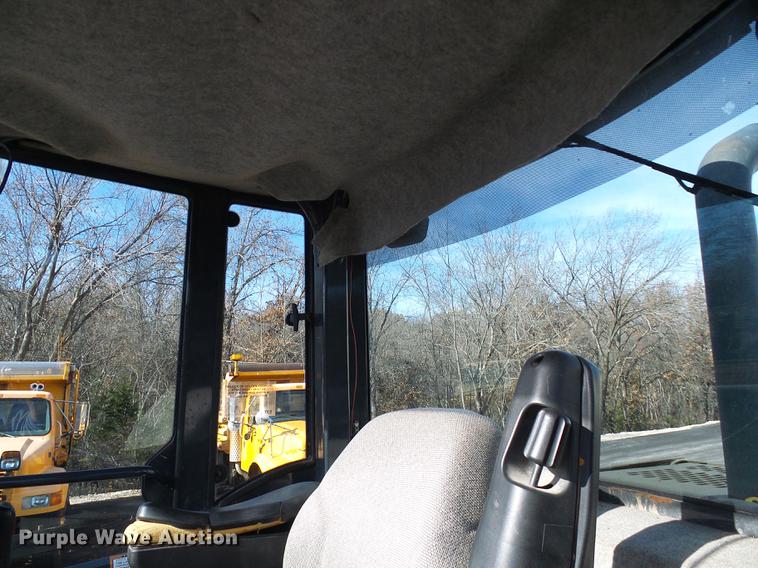 image for item DB2120 2003 John Deere 444H wheel loader