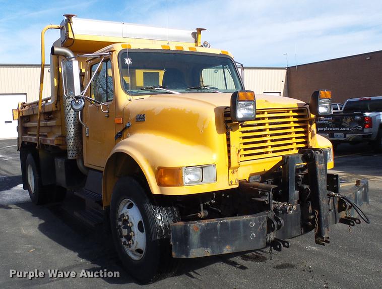 image for item DB2121 2002 International 4900 dump truck